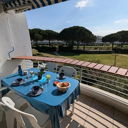 Sol-y-days: Beachfront With Panoramic Sea Views *