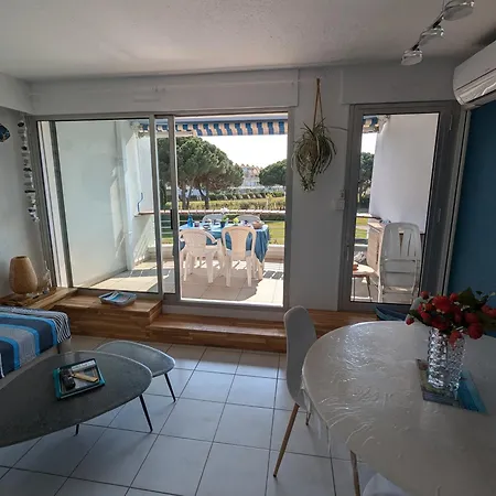 Sol-y-days: Beachfront With Panoramic Sea Views * Le Grau-du-Roi