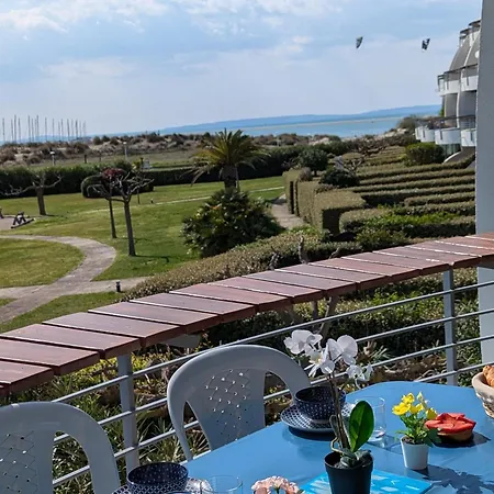 Sol-y-days: Beachfront With Panoramic Sea Views Apartment Le Grau-du-Roi