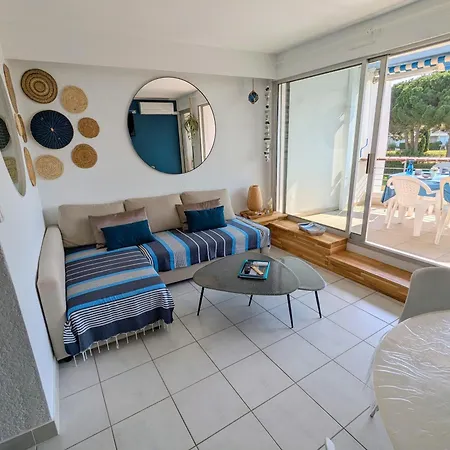 Sol-y-days: Beachfront With Panoramic Sea Views *